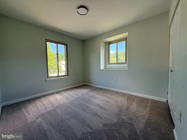 47 King Henry Cir #47 — Photo 17