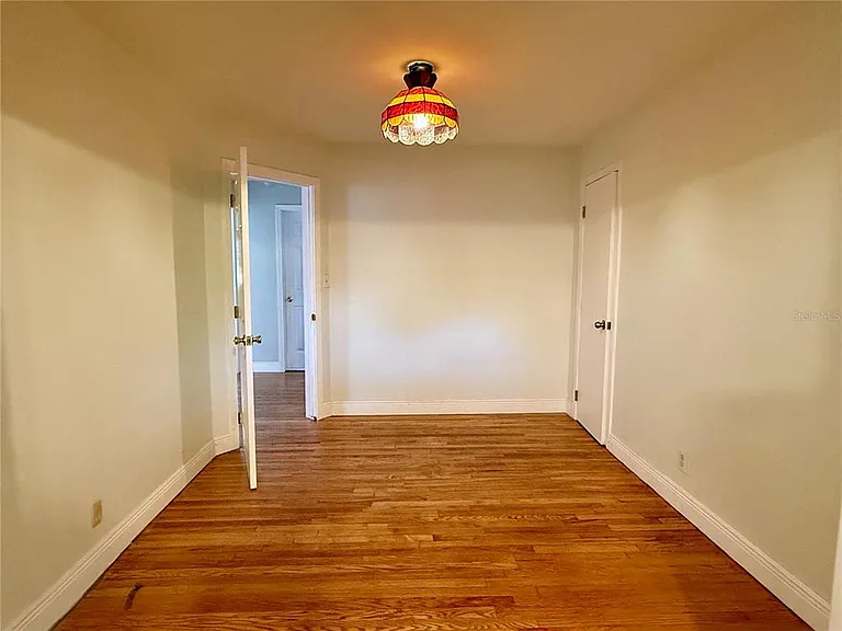 4313 S Hubert Ave — Photo 11