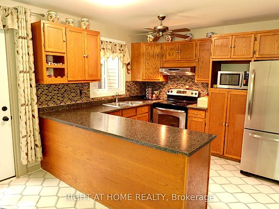 5th image of 84 Monmore Rd #36