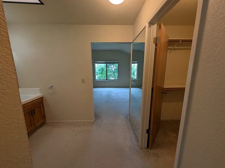 1008 Duffin Dr — Photo 9