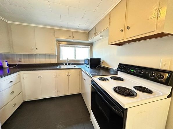 91 W Main St, West Brookfield, MA 01585