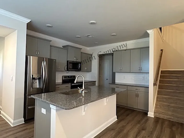 517 Yellow Fox Rd — Photo 3