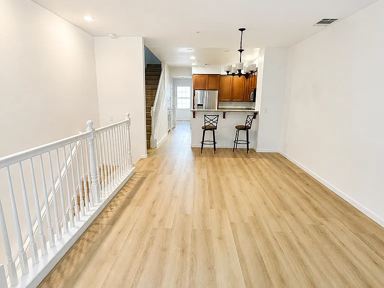 2502 Autumnvale Dr — Photo 11