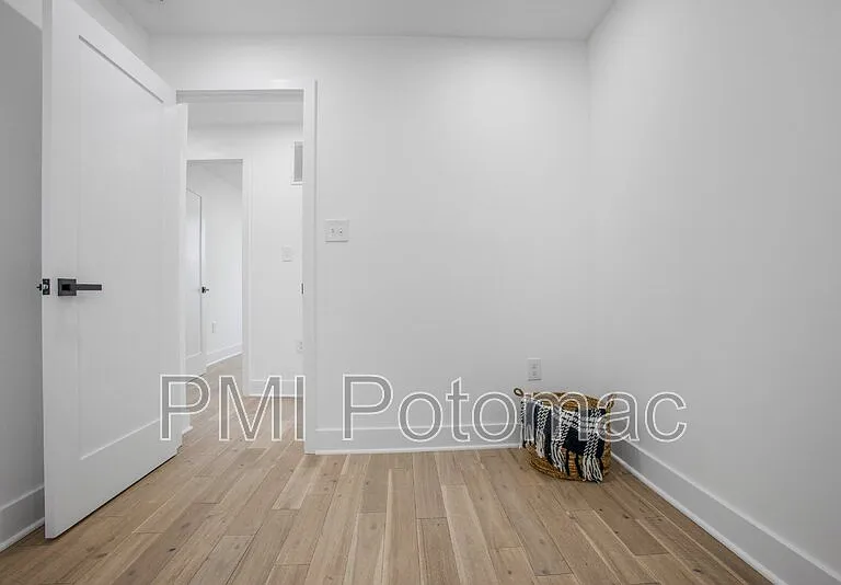 702 19th St NE — Photo 22