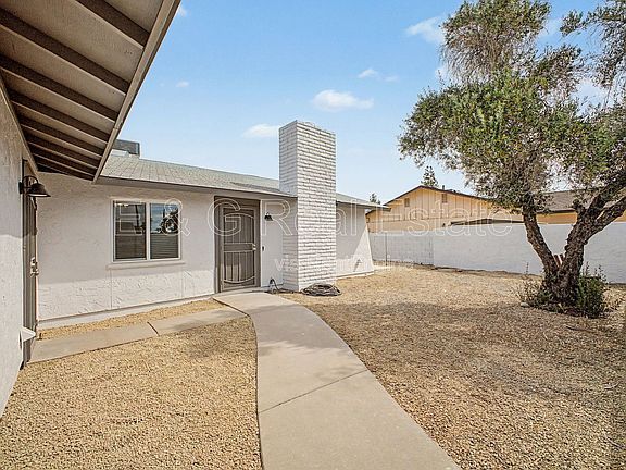 4th image of 710 E Bell De Mar Dr