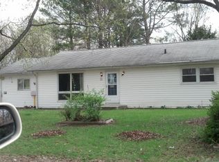 325 S Crestview Ln, Carbondale, IL 62901