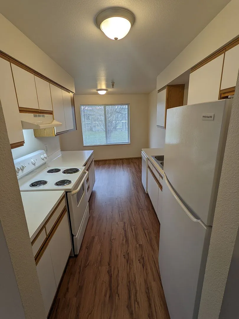 Westview Apartments — Photo 3