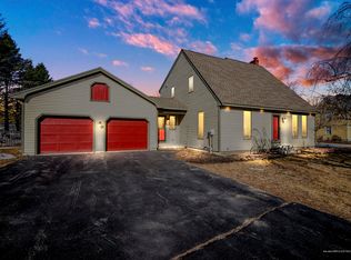 6 Seafields Ln, Saco, ME 04072