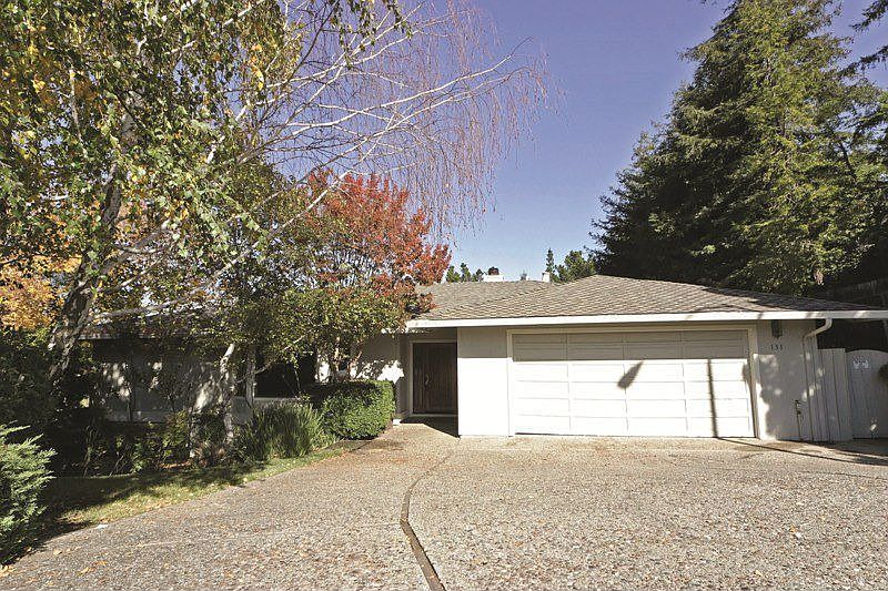 1st image of 131 Eileen Ct