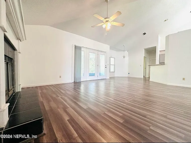 543 Charles Pinckney St — Photo 3
