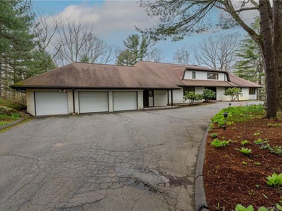 5th image of 30 Green Hill Dr