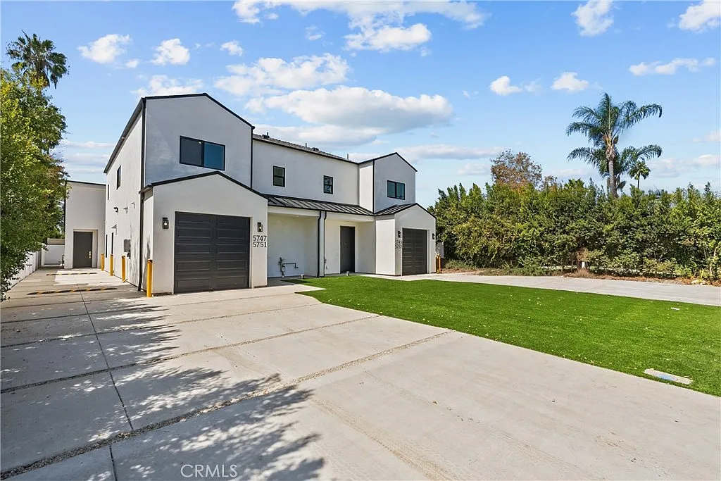 3 bed, 2.5 bath, 1667 sqft, $4,600 — Photo 1