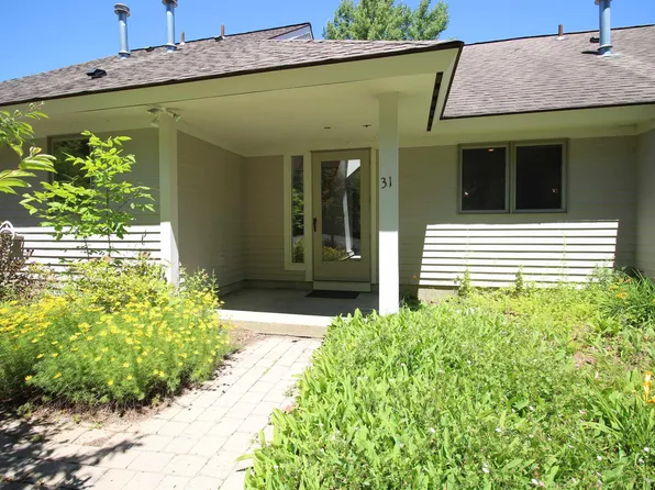 31 Sycamore Drive, Hartford, VT 05001