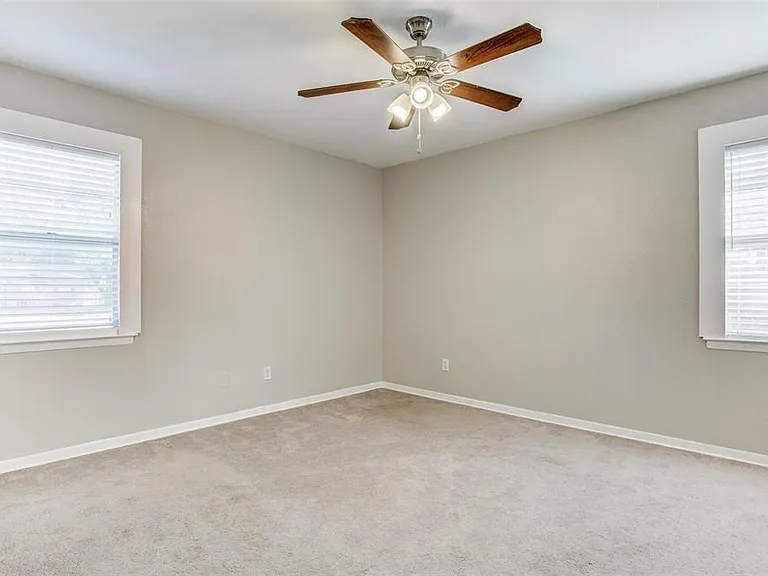 703 Terryland Dr — Photo 10