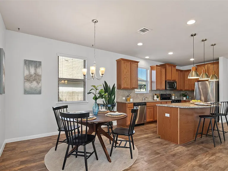 208 Callahan Ln — Photo 9