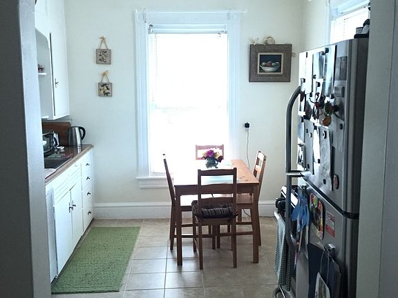 5th image of 84 Strawberry Hill Ave #2