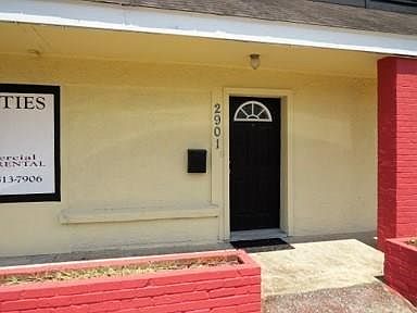 2nd image of 2901 Legion St