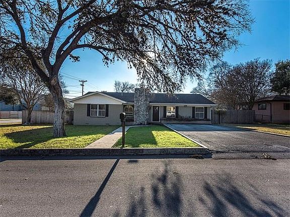 4th image of 501 Beverly Ln
