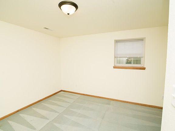 5th image of 325 S Summit Dr #C