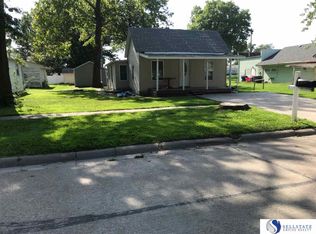 1129 Sycamore Ave, Crete, NE 68333