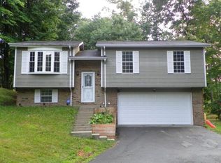 100 Azalea Cir, Beckley, WV 25801