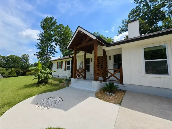 2820 Lullwater Dr, Gainesville, GA 30506