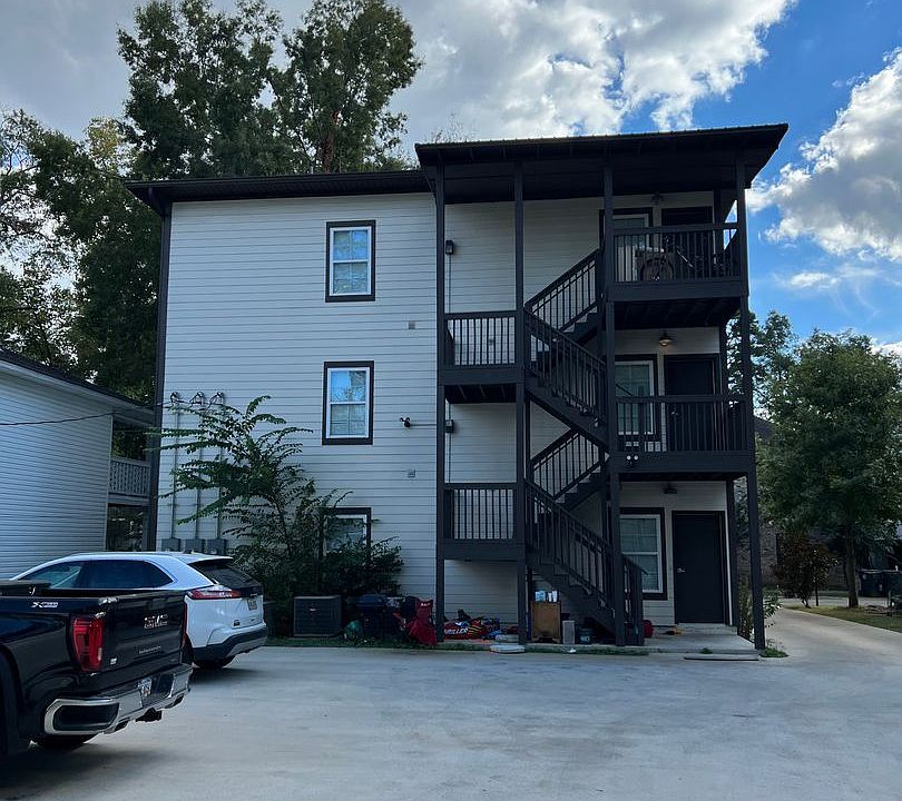 1st image of 1518 8th St Unit B