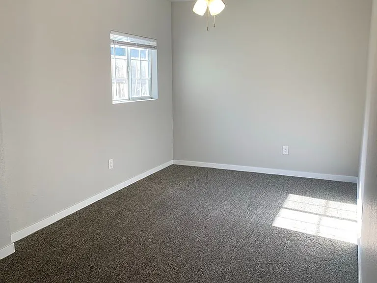 2038 Laburnum Ave #A — Photo 12