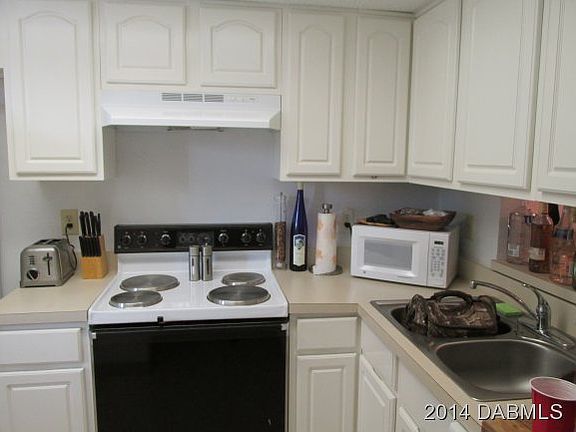 3rd image of 144 S Halifax Ave APT 86