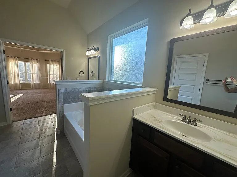 549 W Holloway Dr — Photo 20