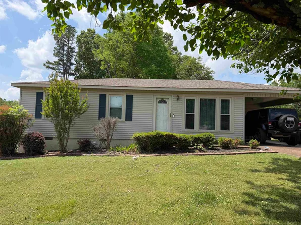 24 Smith St, Florence, AL 35630