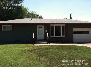 1111 Acorn Cir, Salina, KS 67401