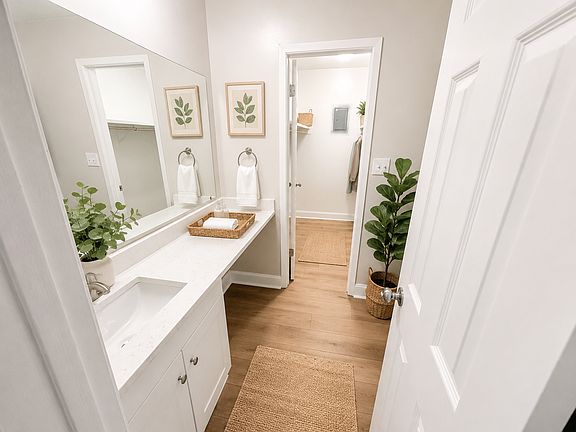 3rd image of 520 N 38th Ave #32
