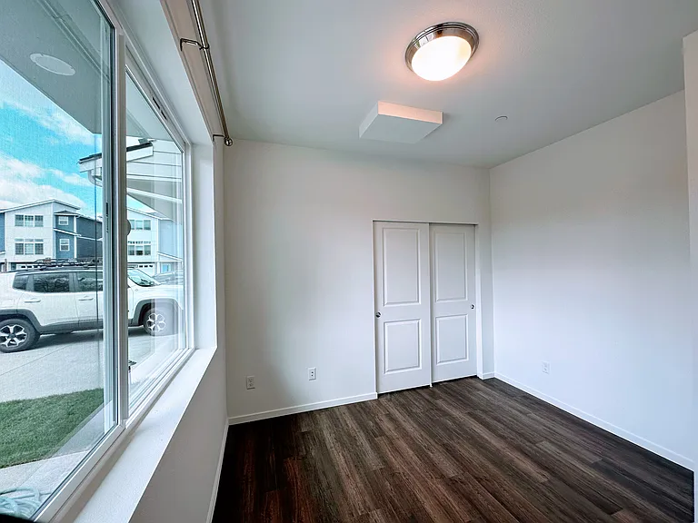 226 N Madison St — Photo 7