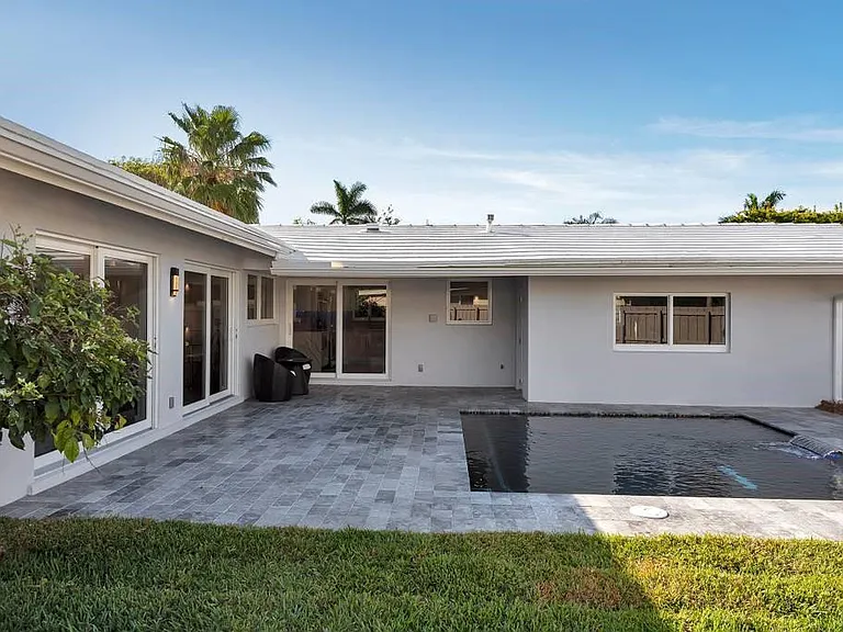 2417 Bayview Dr — Photo 43