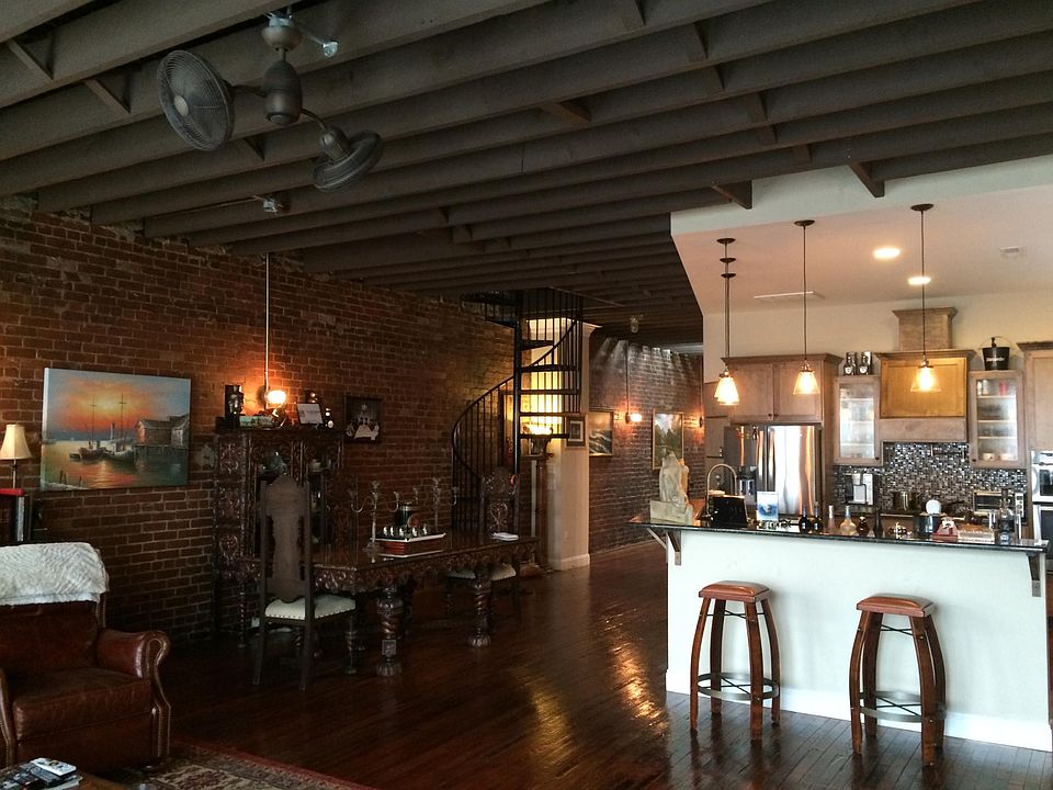 1st image of 301 Market St SE #1