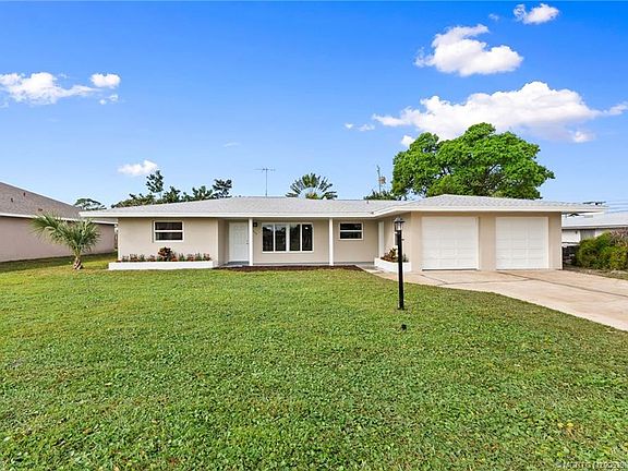 2nd image of 208 Riomar Dr