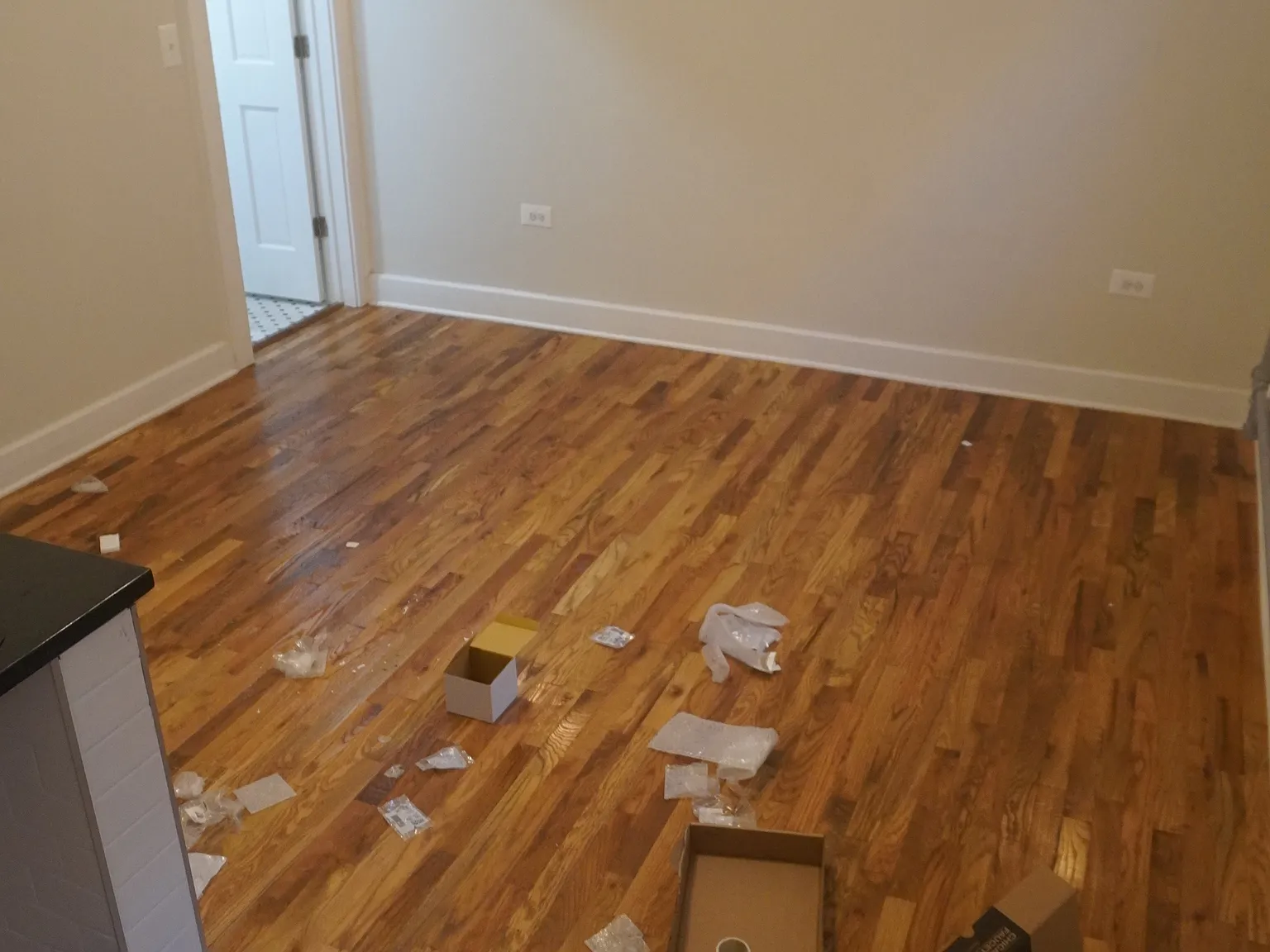 Studio, 1.0 bath, 600 sqft, $1,300 — Photo 2