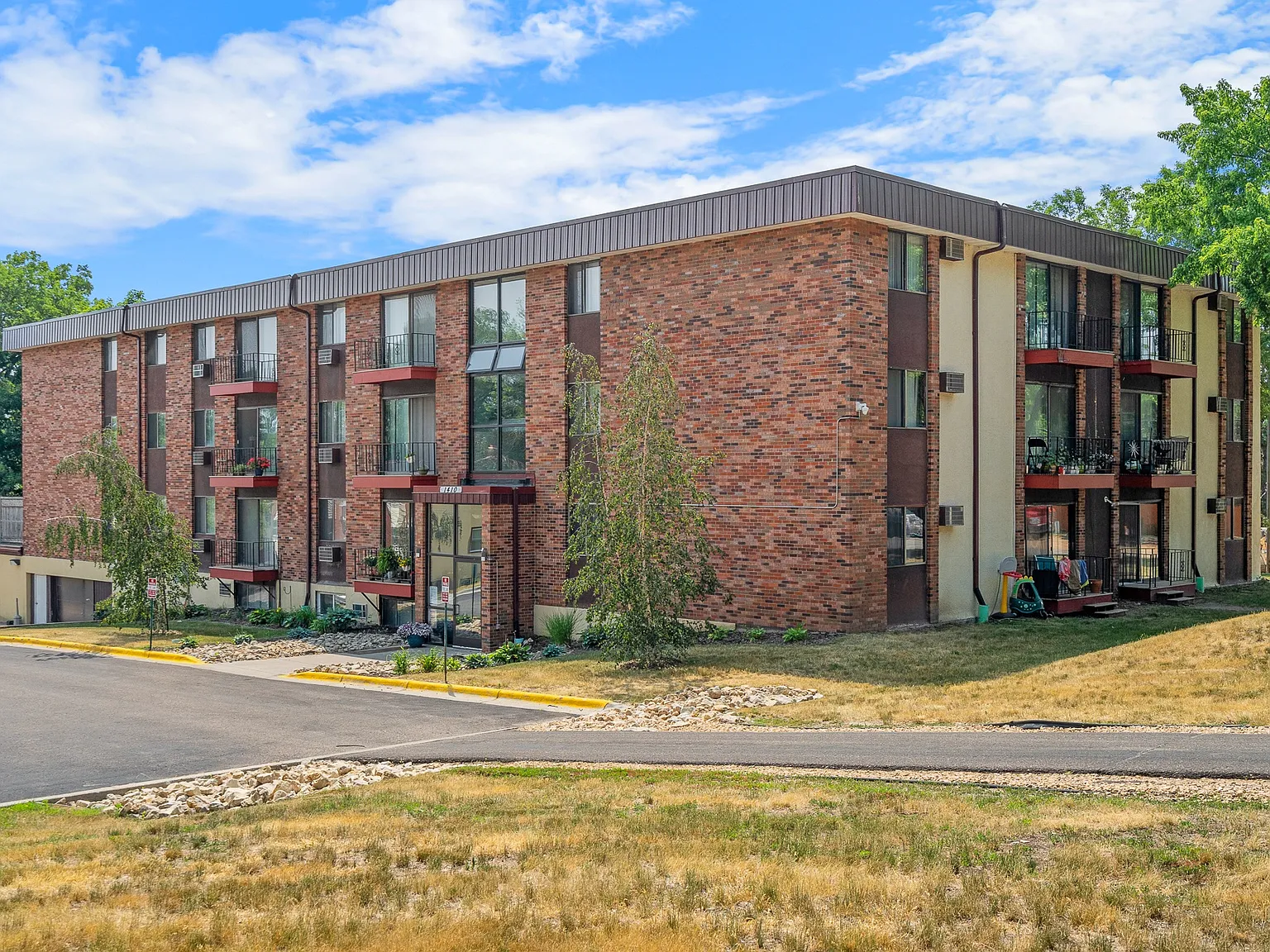 Lily Lake Terrace — Photo 3