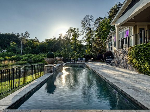 5th image of 125 Sea Grass Ln