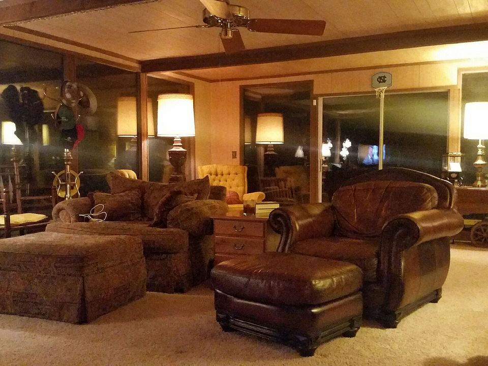 2nd image of 104 Redbud Trl