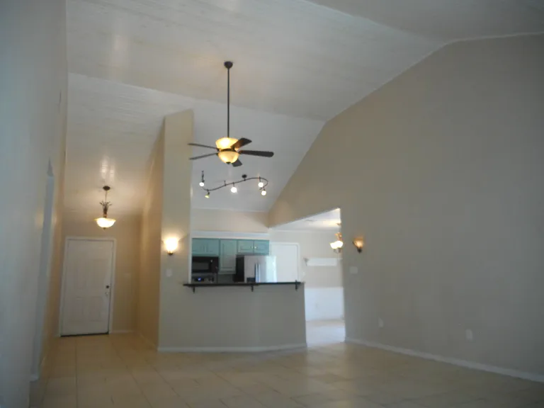1729 Quiet Oak Ln — Photo 12