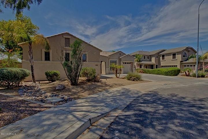 1st image of 797 E Crescent Pl