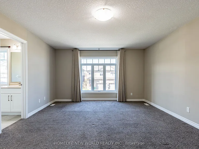 452 Avens St — Photo 12