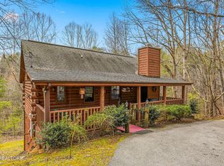 1645 S Mountain View Rd, Sevierville, TN 37876