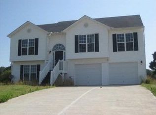 1614 Queens Dr, Winder, GA 30680