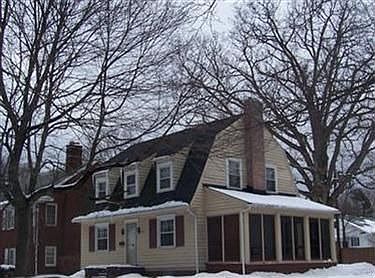 1st image of 745 Roslyn Ave