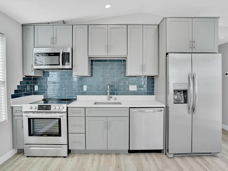 800 Garfield Ave — Photo 5
