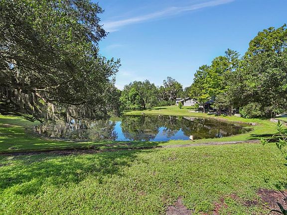 2nd image of 904 VILLAGE GREEN ROAD #3
