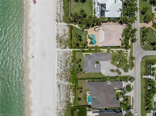 10173 Gulf Shore DR, NAPLES, FL 34108